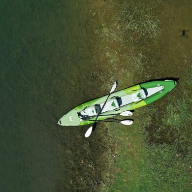 aqua_marina_betta-475_naduvnoj_kayak_na_vode.webp